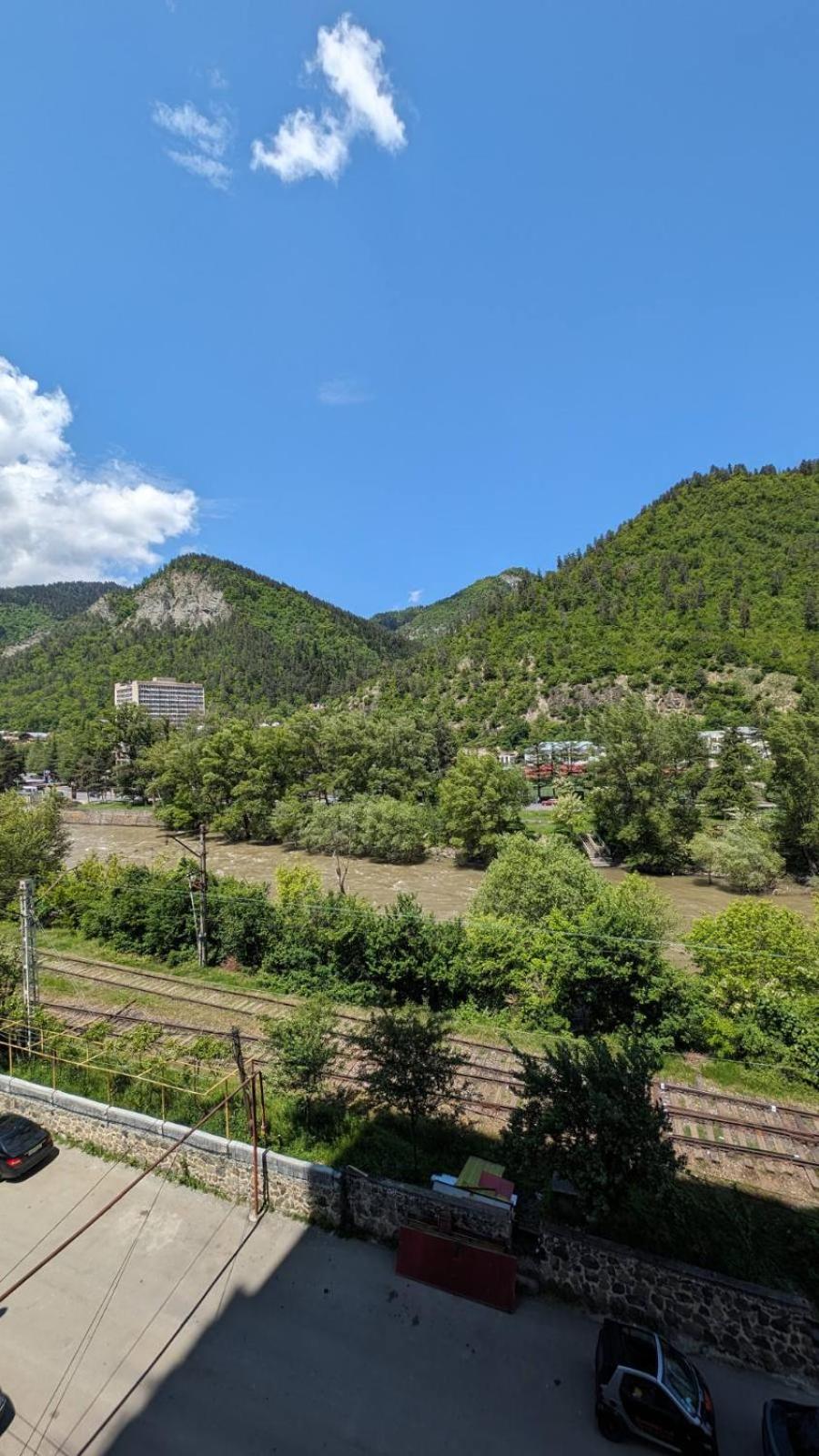 Gari'S Apartment Next To Borjomi Central Park Exterior photo